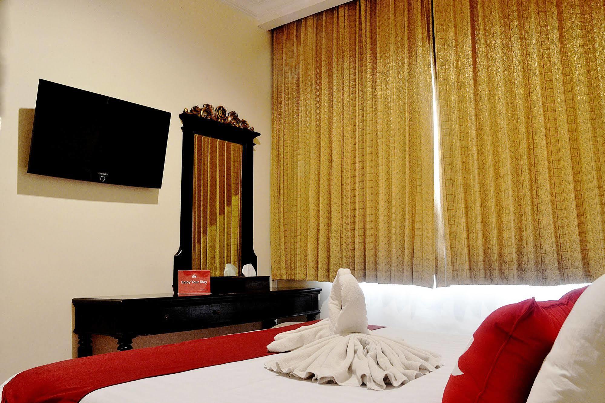 Zen Rooms Sultan Iskandar Muda Surabaya Eksteriør billede