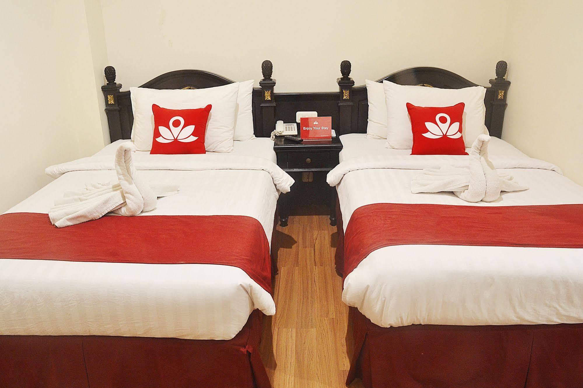 Zen Rooms Sultan Iskandar Muda Surabaya Eksteriør billede