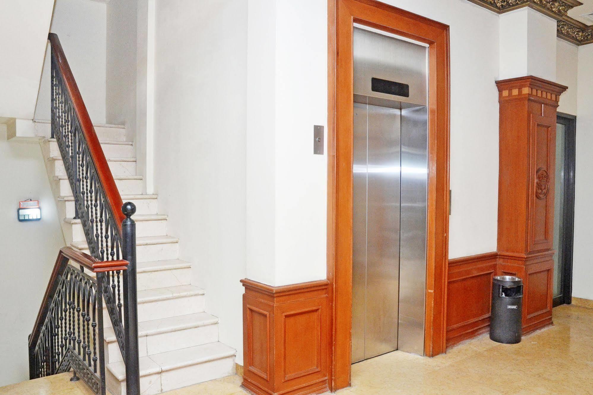 Zen Rooms Sultan Iskandar Muda Surabaya Eksteriør billede