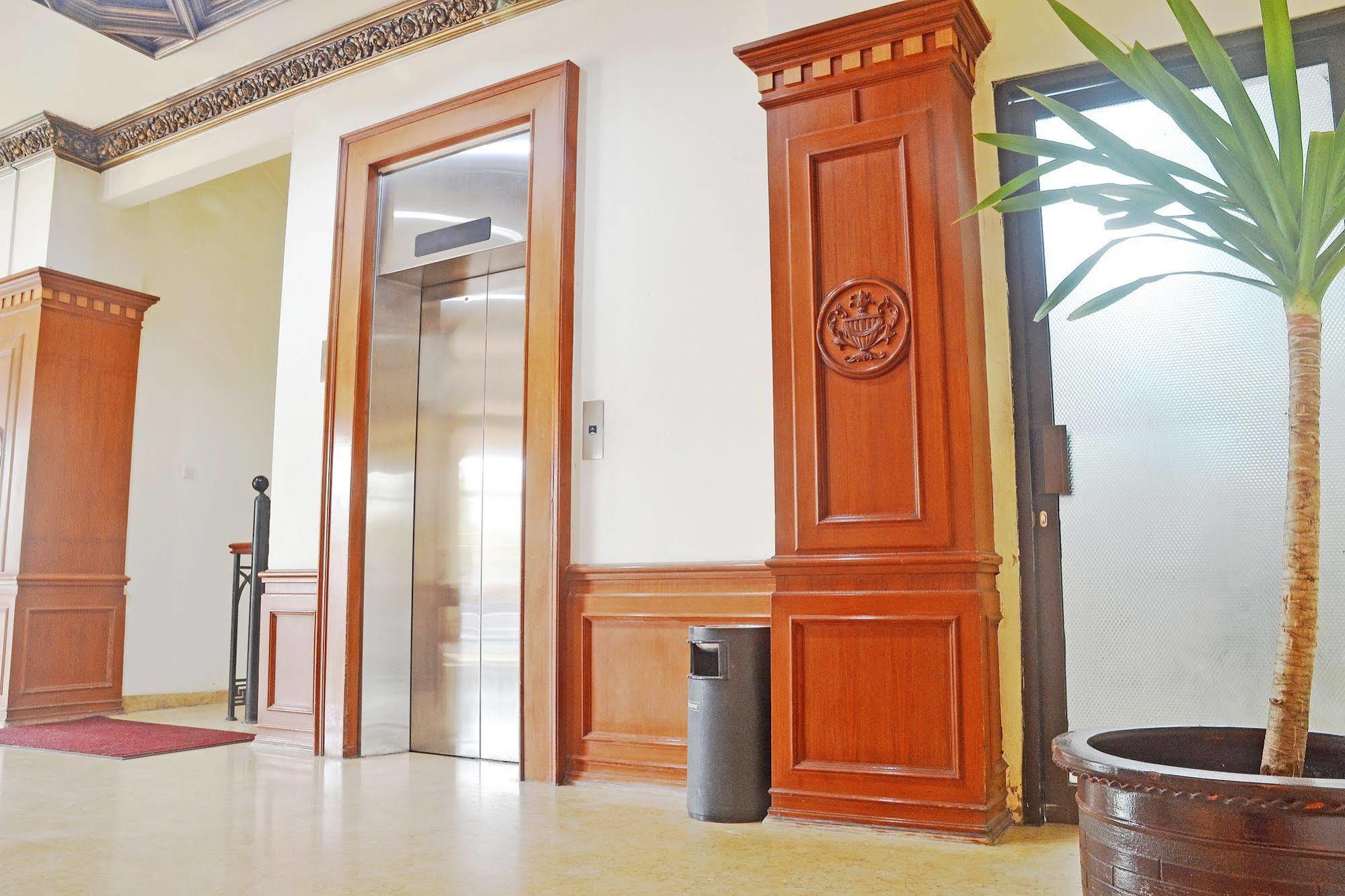 Zen Rooms Sultan Iskandar Muda Surabaya Eksteriør billede