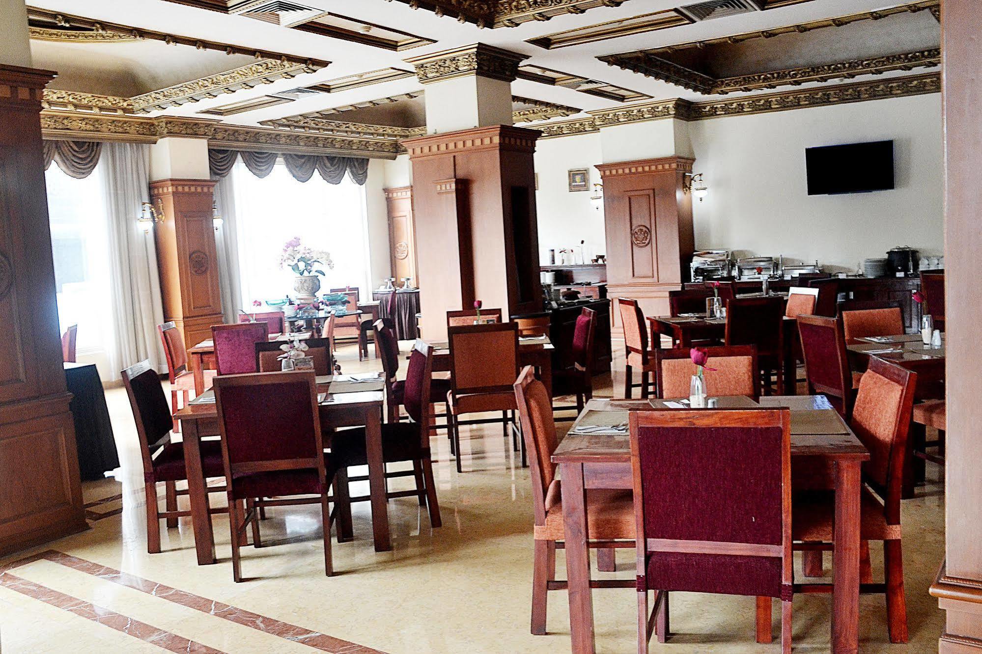 Zen Rooms Sultan Iskandar Muda Surabaya Eksteriør billede