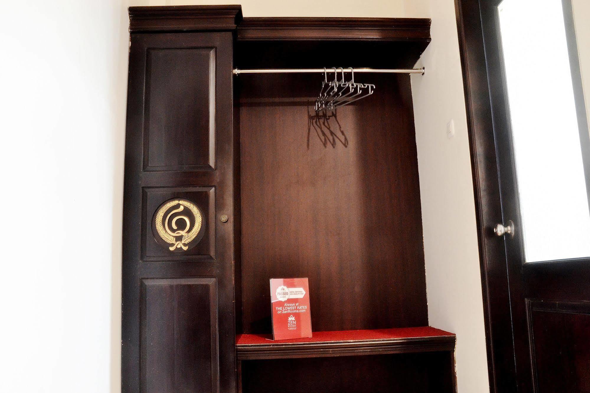 Zen Rooms Sultan Iskandar Muda Surabaya Eksteriør billede