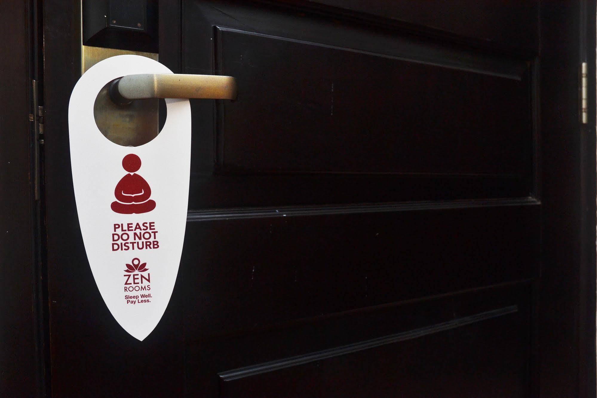 Zen Rooms Sultan Iskandar Muda Surabaya Eksteriør billede